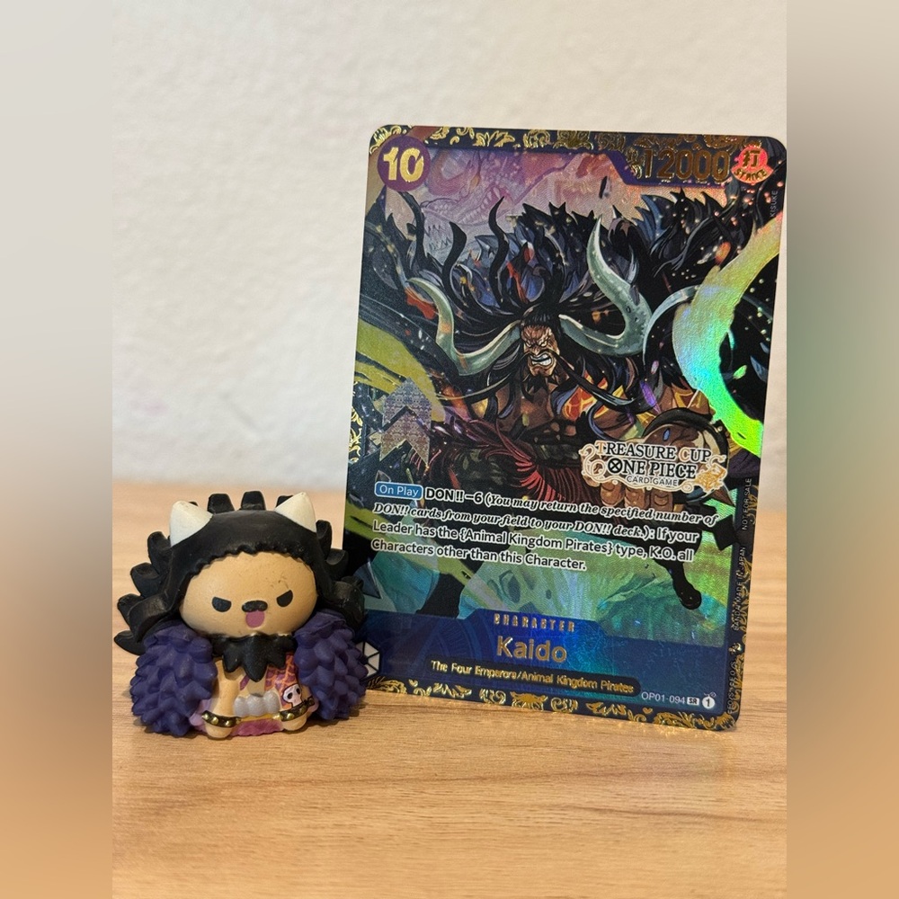 One Piece Kaido proxy Card with Cat Figure